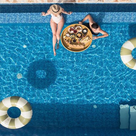 Oinolithos Luxury Villas Kalamaki  Exterior foto