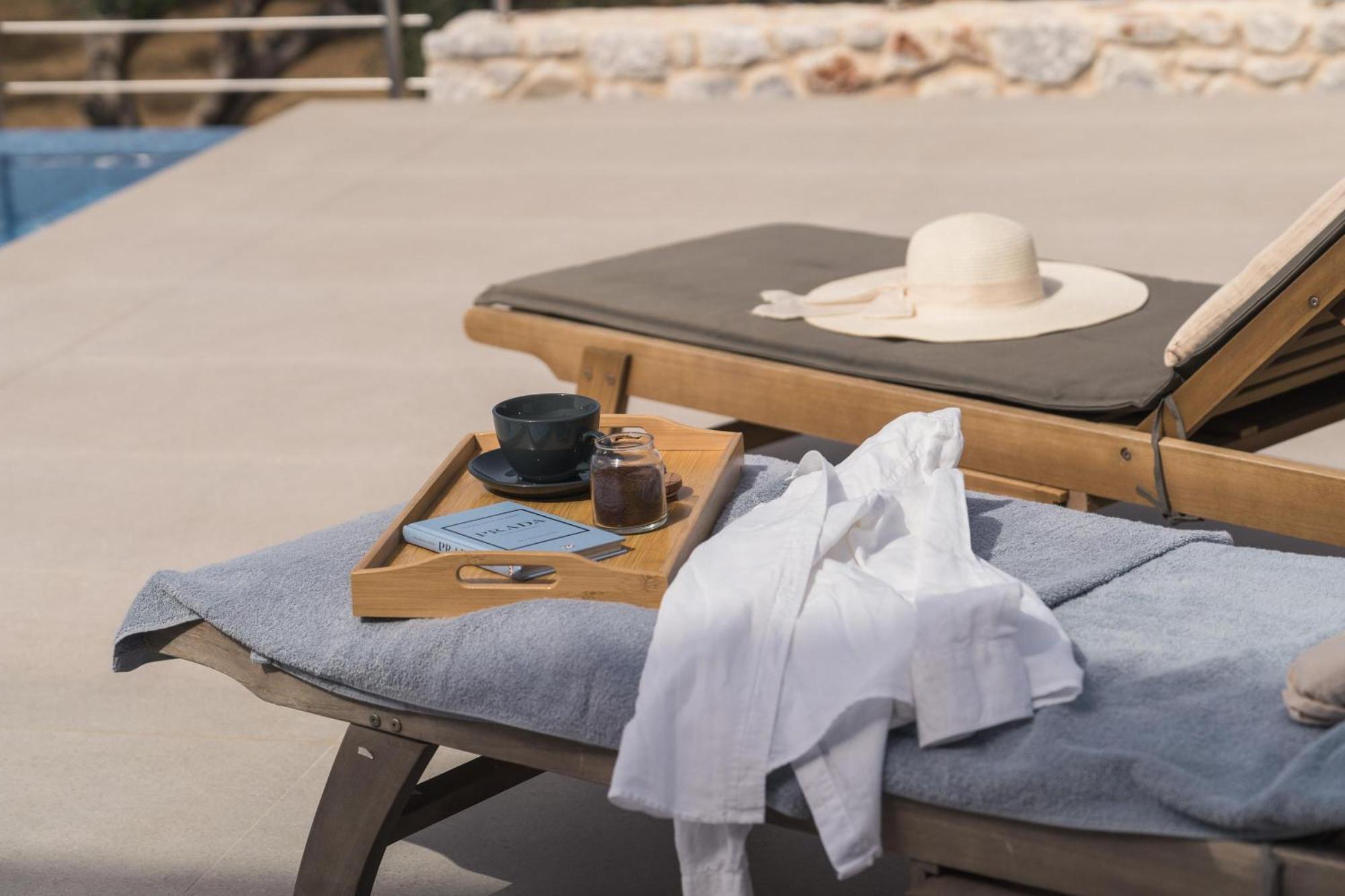 Oinolithos Luxury Villas Kalamaki  Exterior foto